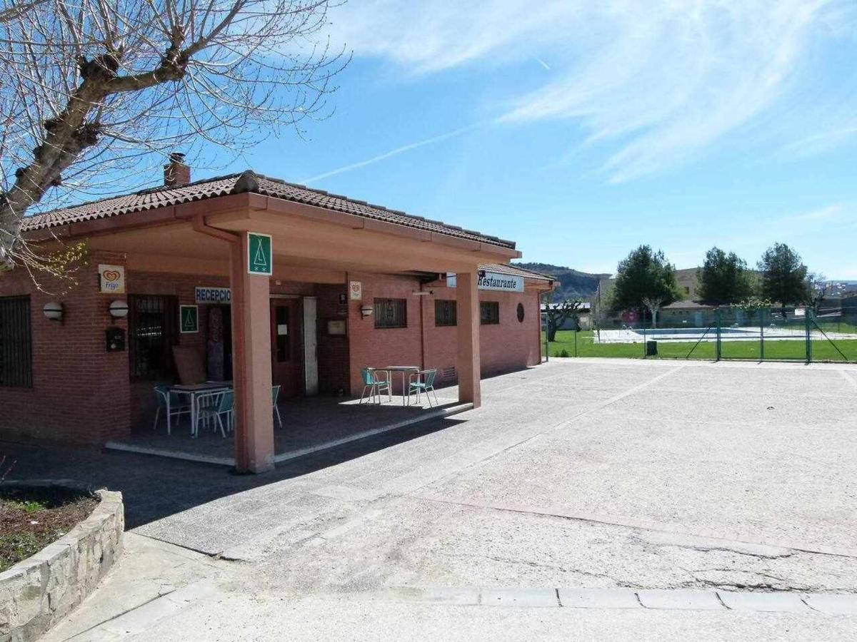 Bungalow & Camping Fuente De Regrustan Graus Dış mekan fotoğraf