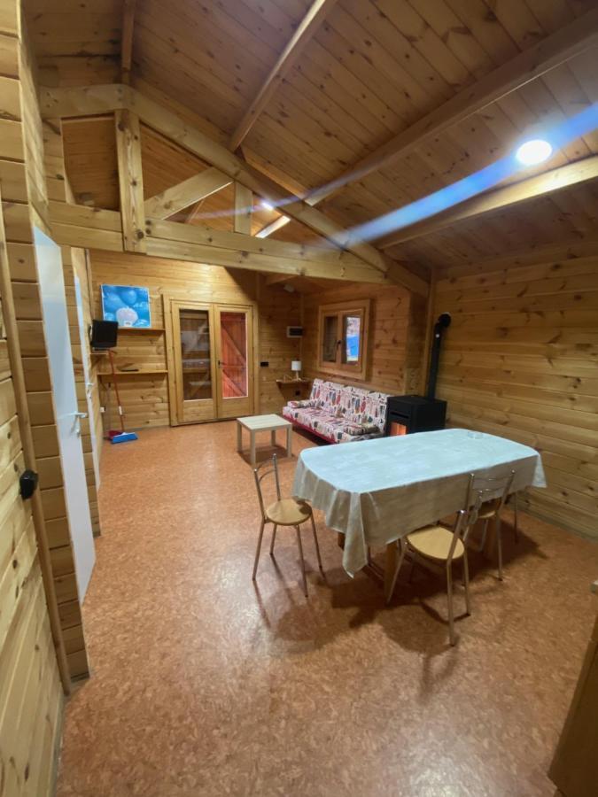 Bungalow & Camping Fuente De Regrustan Graus Dış mekan fotoğraf